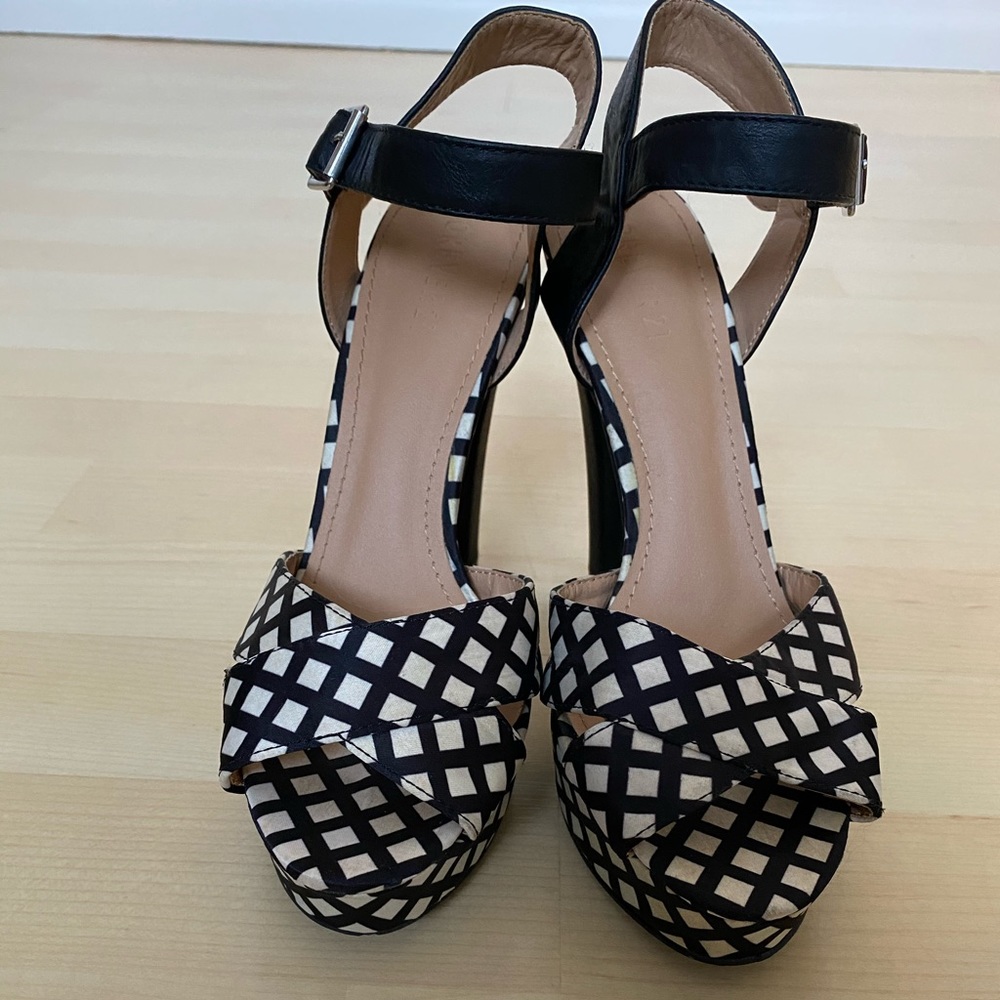 Forever 21 Strappy Heels - Black & White size 7.5